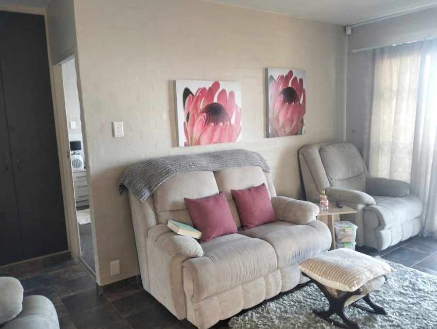 To Let 3 Bedroom Property for Rent in Tergniet Western Cape